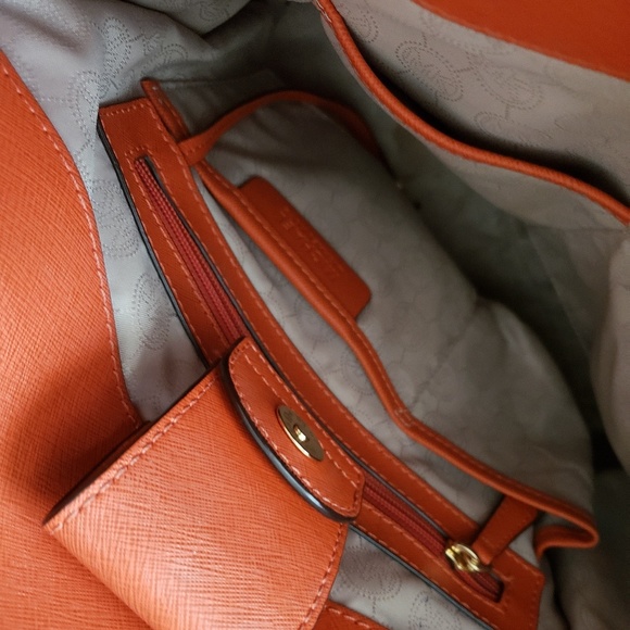 Michael Kors Hamilton Saffiano Tote in Clementine - Picture 6 of 7